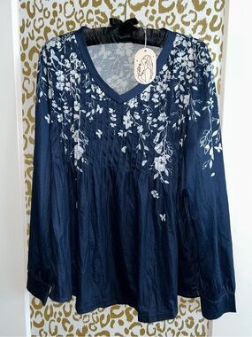 Women’s Navy Blue V-Neck Floral Pintuck Top